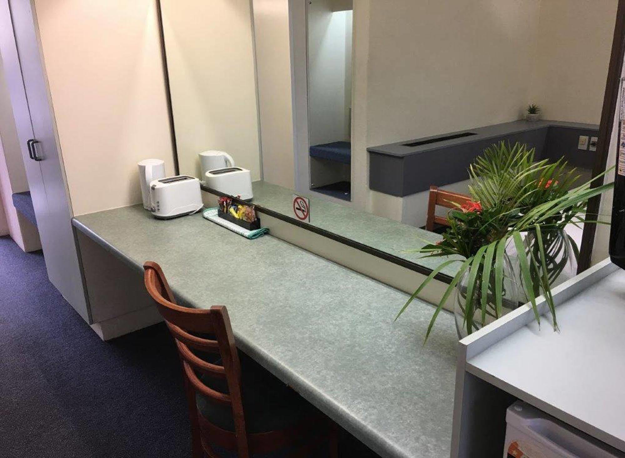 Motel Official 4*